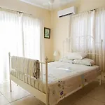 Carolyn Is A Luxury 4-bedroom With Private Pool In Villa *