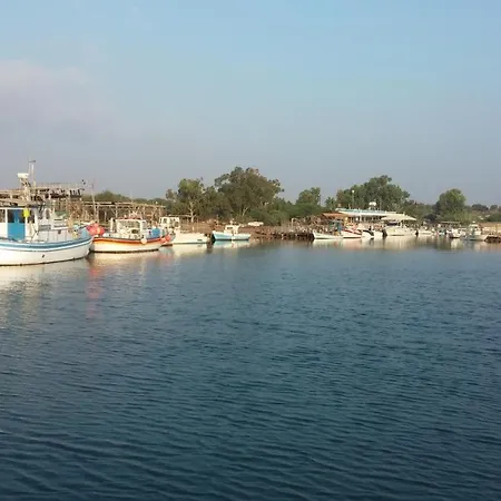 Βίλα Carolyn Is A Luxury 4-bedroom With Private Pool In *