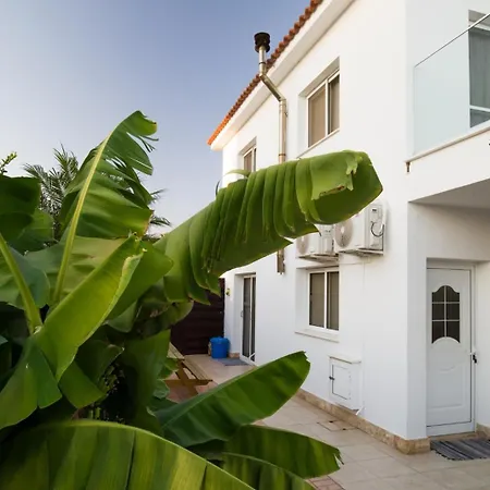 Carolyn Is A Luxury 4-bedroom With Private Pool In *