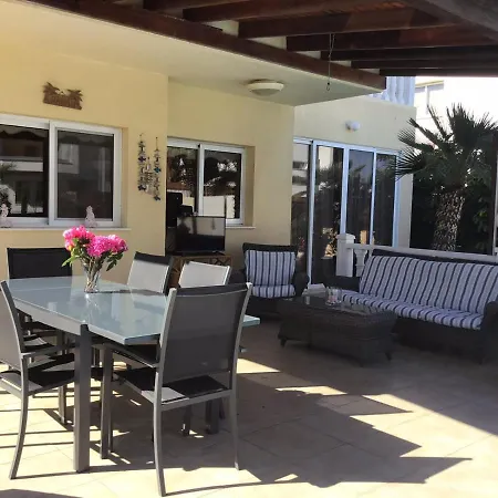 Carolyn Is A Luxury 4-bedroom With Private Pool In