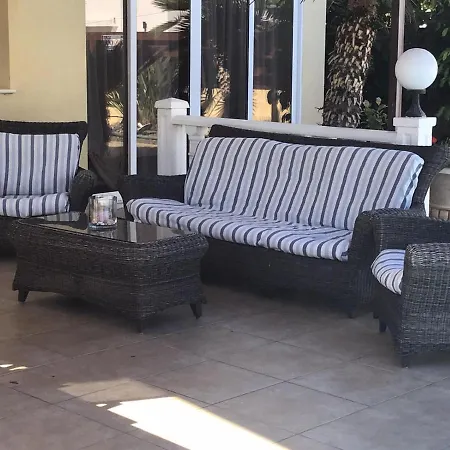 Carolyn Is A Luxury 4-bedroom With Private Pool In *