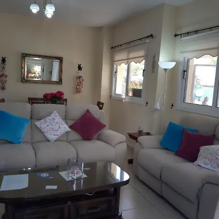 Carolyn Is A Luxury 4-bedroom With Private Pool In Villa *