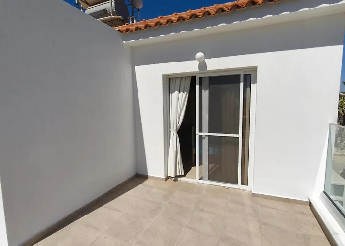 Carolyn Is A Luxury 4-bedroom With Private Pool In וילה *