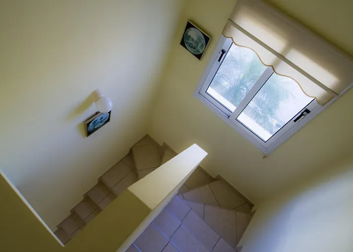 Carolyn Is A Luxury 4-bedroom With Private Pool In וילה *