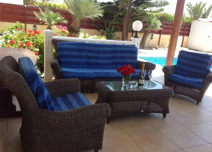 Carolyn Is A Luxury 4-bedroom With Private Pool In