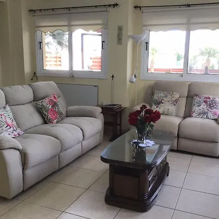 וילה Carolyn Is A Luxury 4-bedroom With Private Pool In איה נאפה