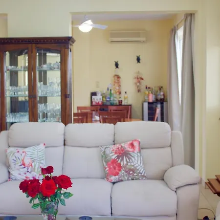וילה Carolyn Is A Luxury 4-bedroom With Private Pool In איה נאפה
