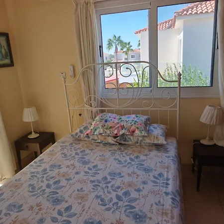 Carolyn Is A Luxury 4-bedroom With Private Pool In וילה *