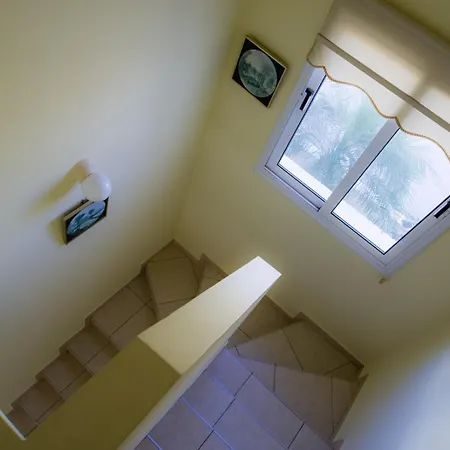 Carolyn Is A Luxury 4-bedroom With Private Pool In Villa *