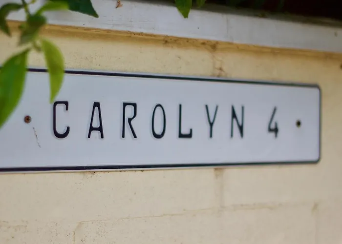 Carolyn Is A Luxury 4-bedroom With Private Pool In *